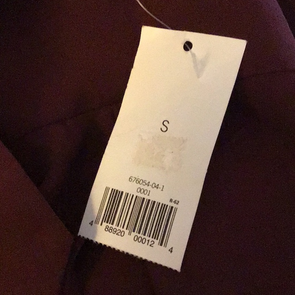 Banana Republic Notch Neck Sleeveless Top - Picture 7 of 7